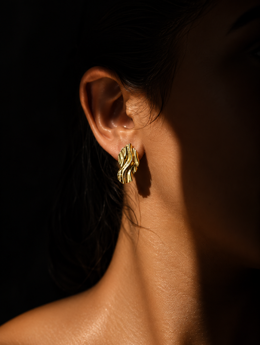Brinco com Forma Orgânica Banhado em Ouro 18k