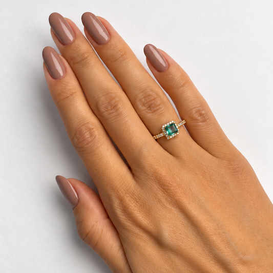 Anel Pedra verde Cravejado Banhado em Ouro 18k