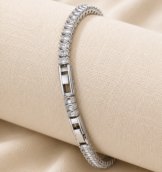 Pulseira Riviera Pedra Baguete Cristal Banhada em Ródio com 2cm de Extensor