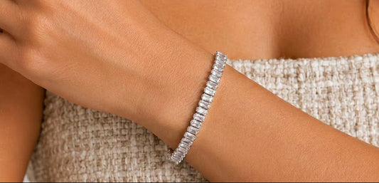 Pulseira Riviera Pedra Baguete Cristal Banhada em Ródio com 2cm de Extensor