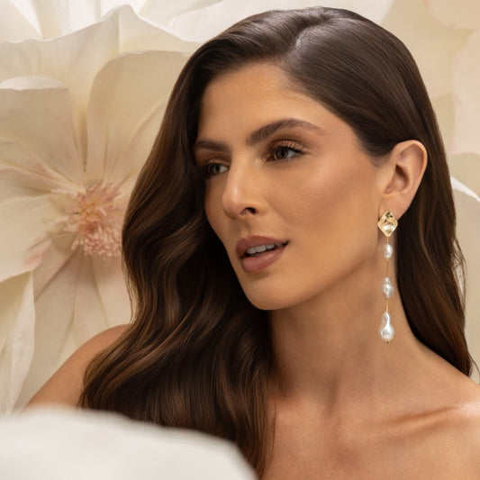 Brinco Pendente com Pérolas Barrocas, Banhado em Ouro 18k