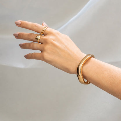 Bracelete Curve Banhado em Ouro 18k